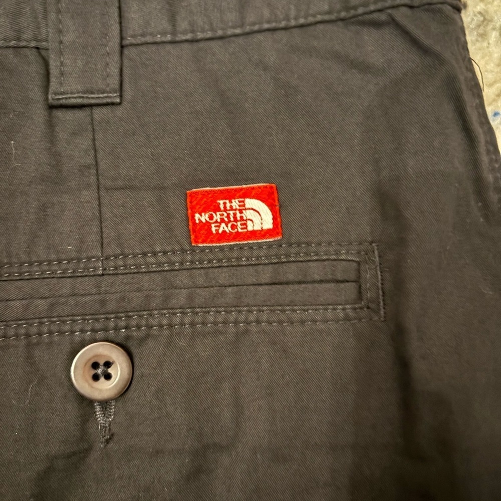 The North Face Women's Black Bermuda Shorts - Picture 6 of 6